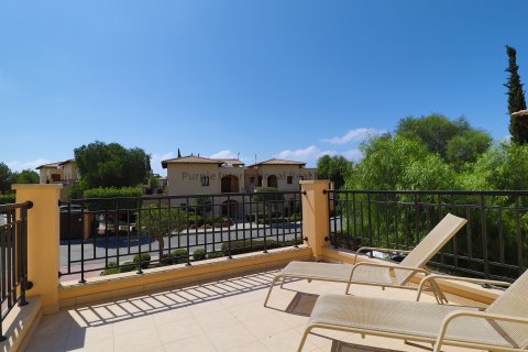 Квартира с 2 спальнями в Aphrodite Hills, Куклия, Пафос,  № 39434 5