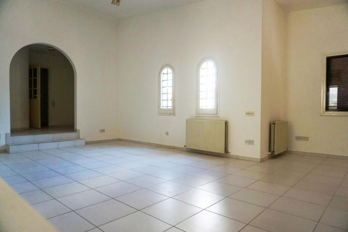 345m2 Villa in Nicosia, Cyprus No. 38968