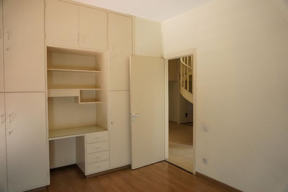 345m2 Villa in Nicosia, Cyprus No. 38968