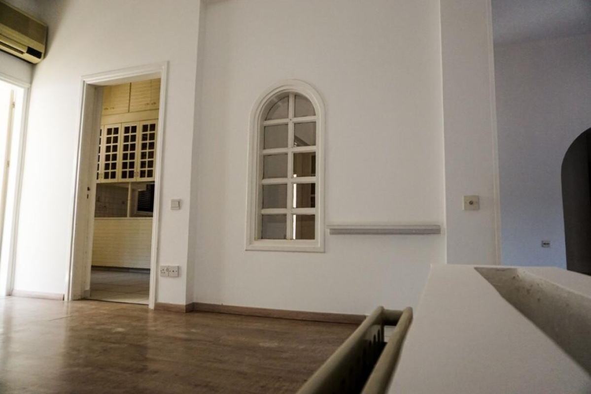 345m2 Villa in Nicosia, Cyprus No. 38968