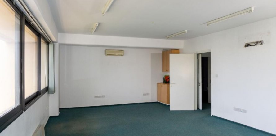 331m2 Commercial property in Nicosia,  No. 38967