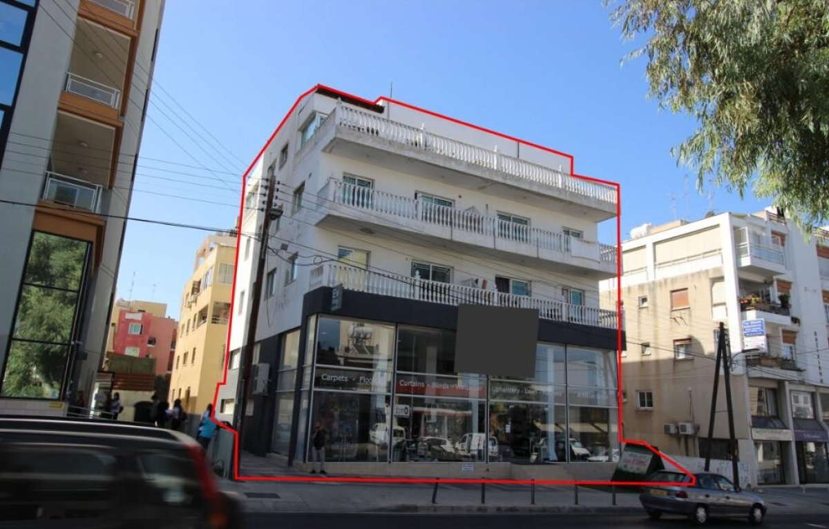945m2 Commercial property in Nicosia, Cyprus No. 38969