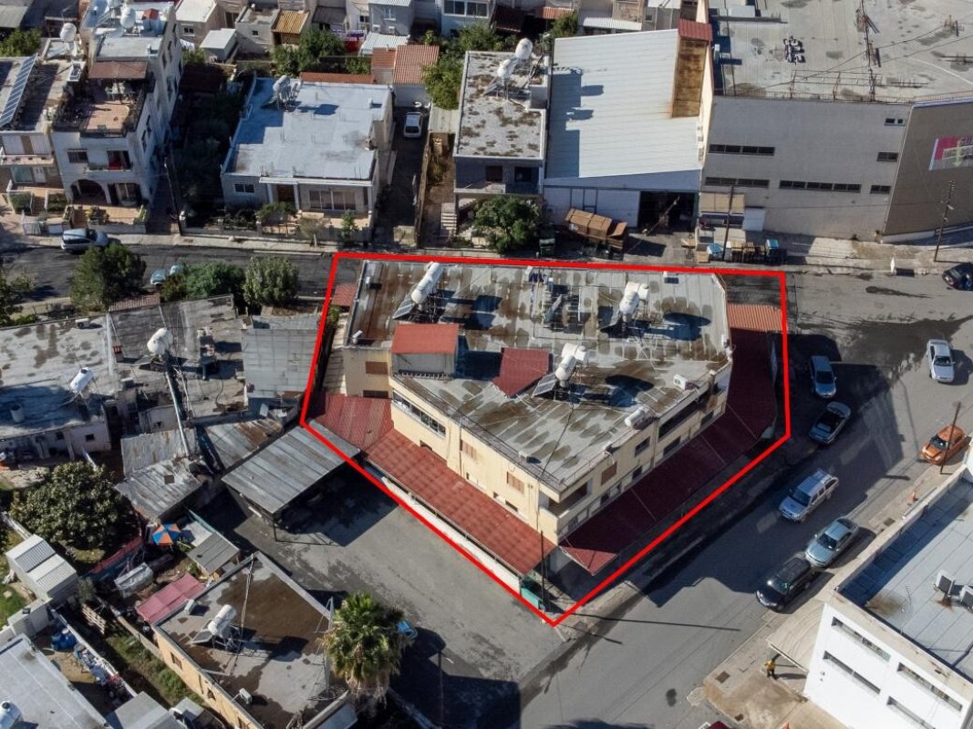 736m2 Commercial property in Larnaca, Larnaka, Cyprus No. 38966