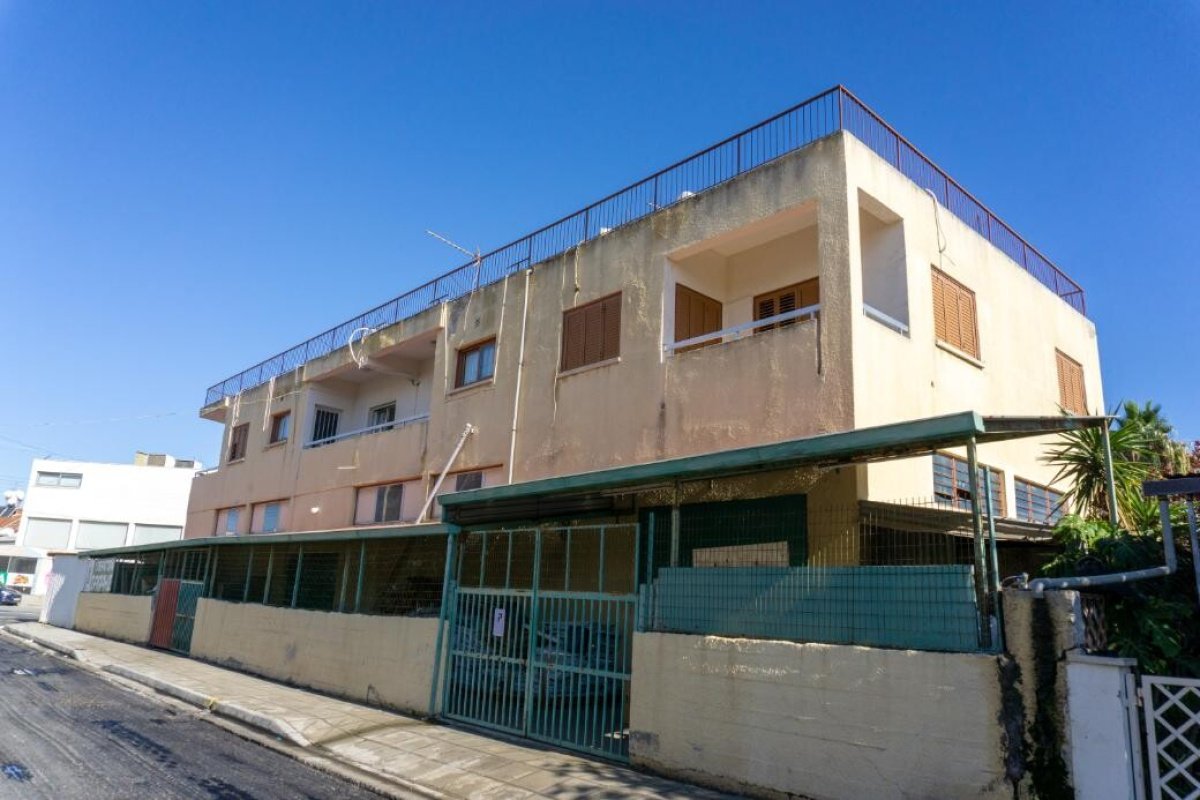 736m2 Commercial property in Larnaca, Larnaka, Cyprus No. 38966