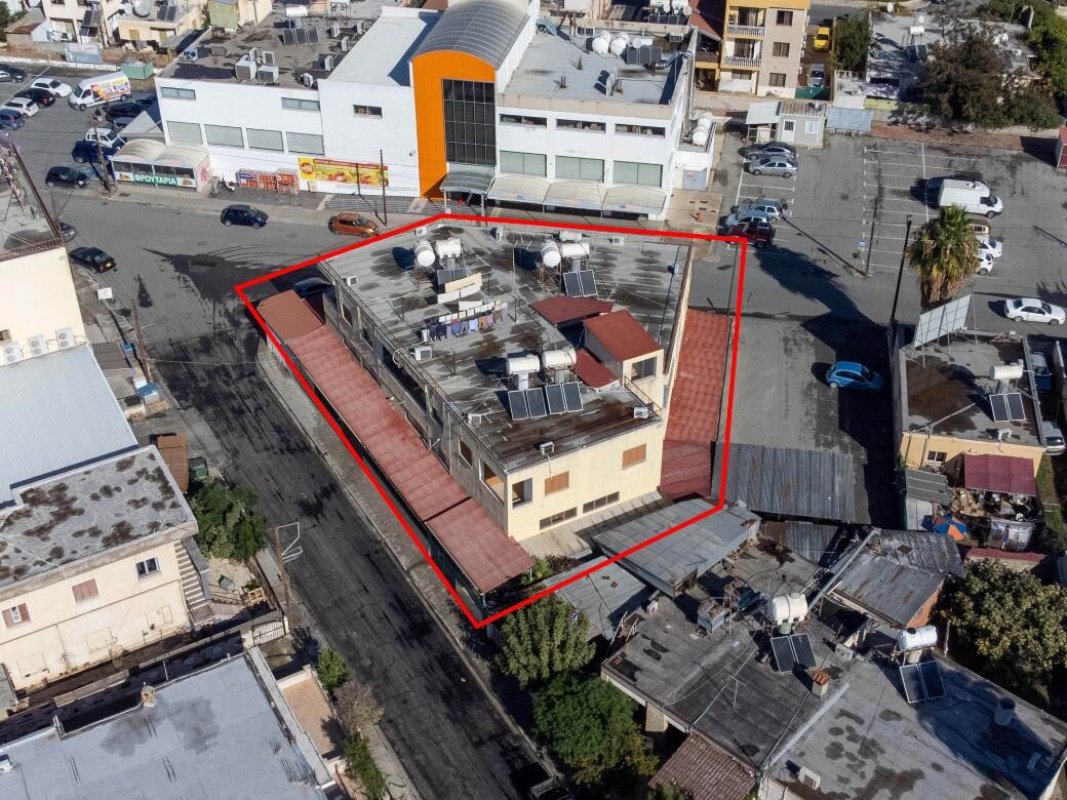 736m2 Commercial property in Larnaca, Larnaka, Cyprus No. 38966