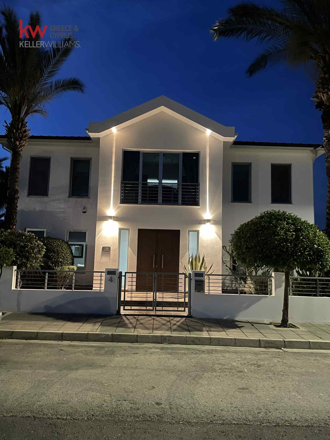 5 bedrooms Villa in Oroklini, Larnaka, Cyprus No. 39930