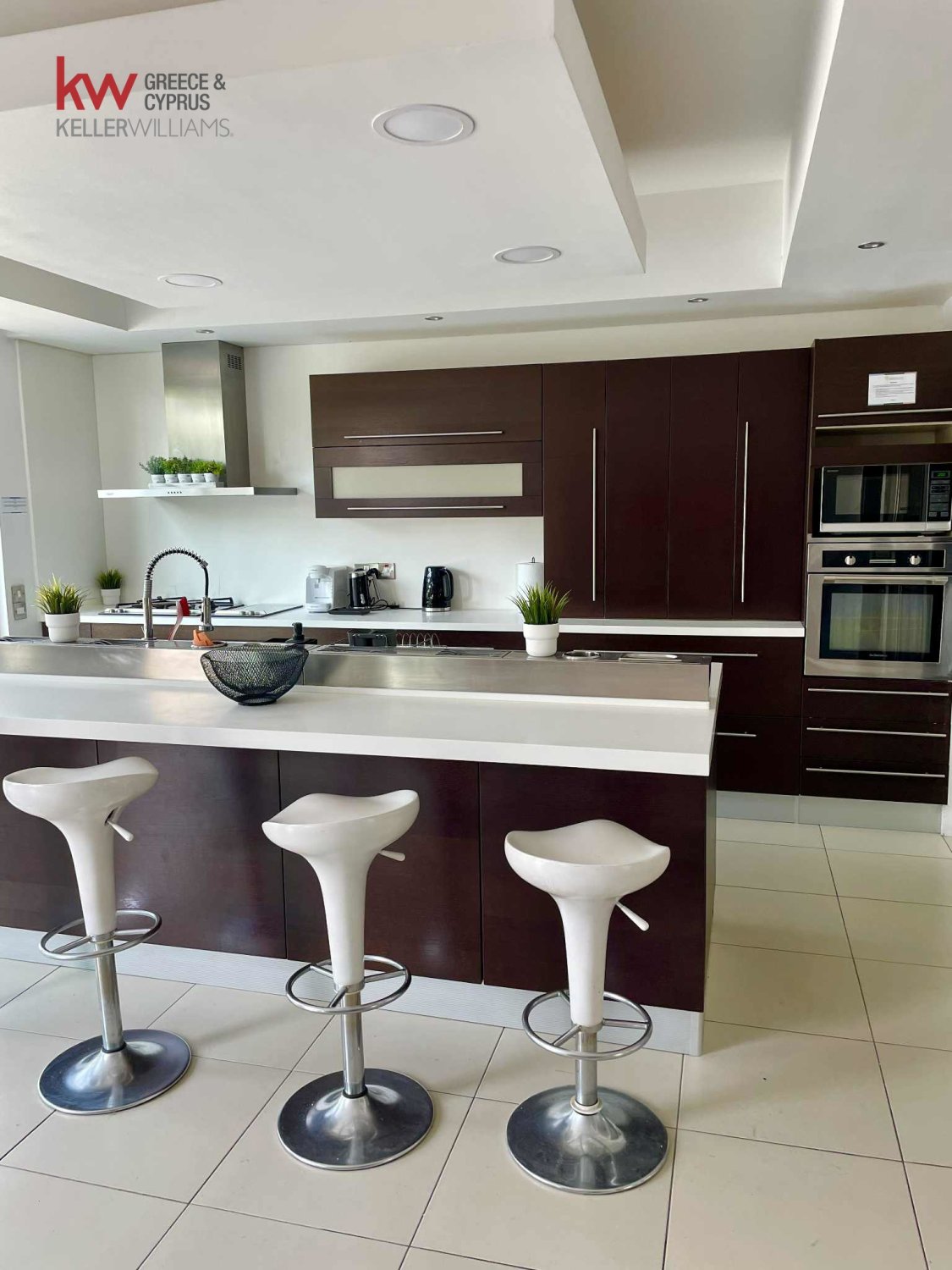 5 bedrooms Villa in Oroklini, Larnaka, Cyprus No. 39930