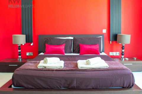 5 bedrooms Villa in Oroklini, Larnaka,  No. 39930 16