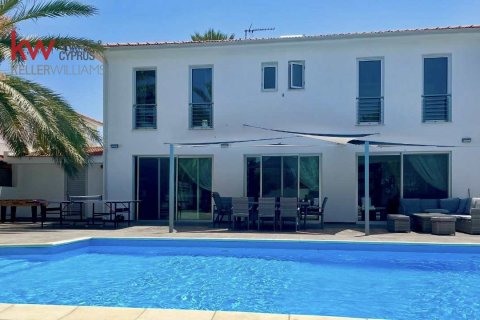 5 bedrooms Villa in Oroklini, Larnaka,  No. 39930 4