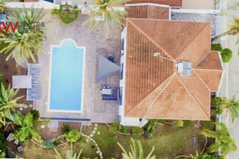 5 bedrooms Villa in Oroklini, Larnaka,  No. 39930 3