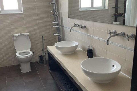 5 bedrooms Villa in Oroklini, Larnaka,  No. 39930 21