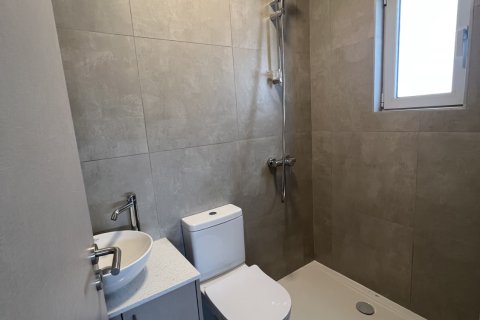 2 bedrooms Apartment in Larnaka,  No. 39933 13