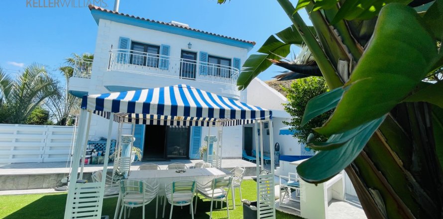 3 bedrooms Townhouse in Livadia, Larnaka,  No. 39934