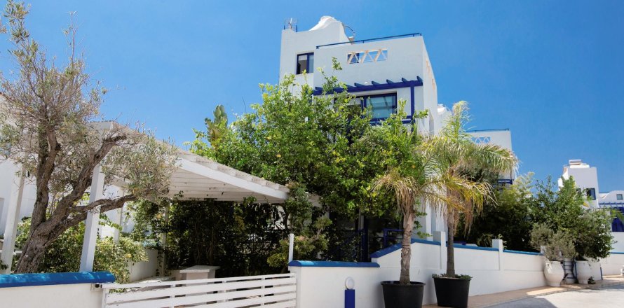 3 dormitorios Villa en Paralimni, Ammochostos, No. 57406