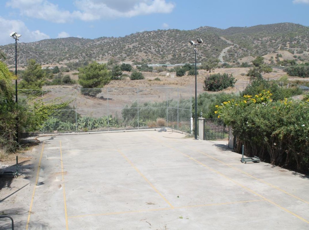 5 bedrooms Villa in Limassol, Cyprus No. 38344