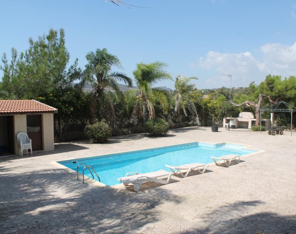 5 bedrooms Villa in Limassol, Cyprus No. 38344