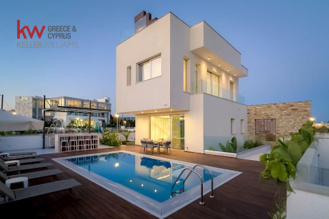 4 bedrooms Villa in Ayia Napa, Ammochostos,  No. 40472