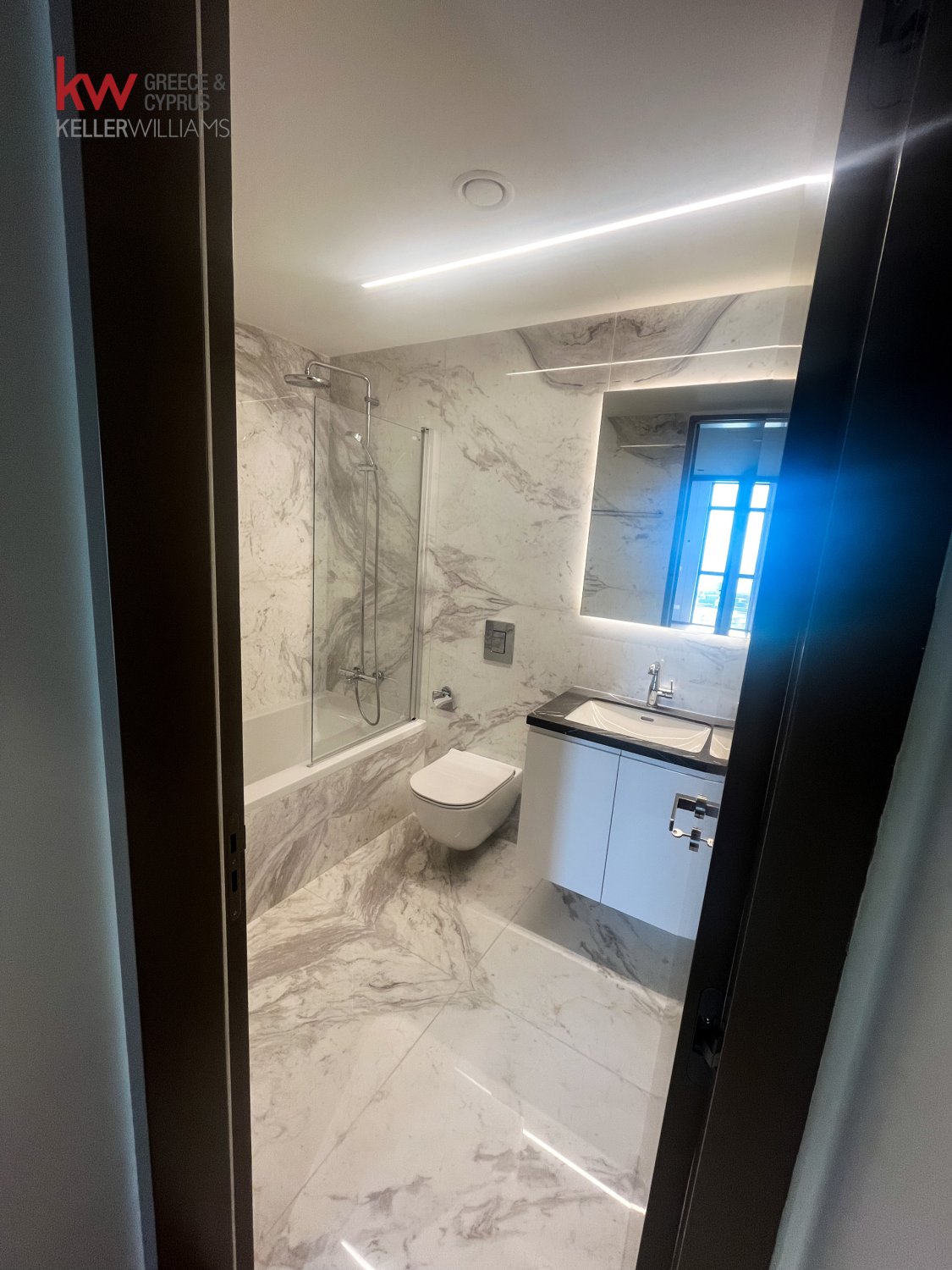 3 bedrooms Apartment in Larnaca, Larnaka, Cyprus No. 40466