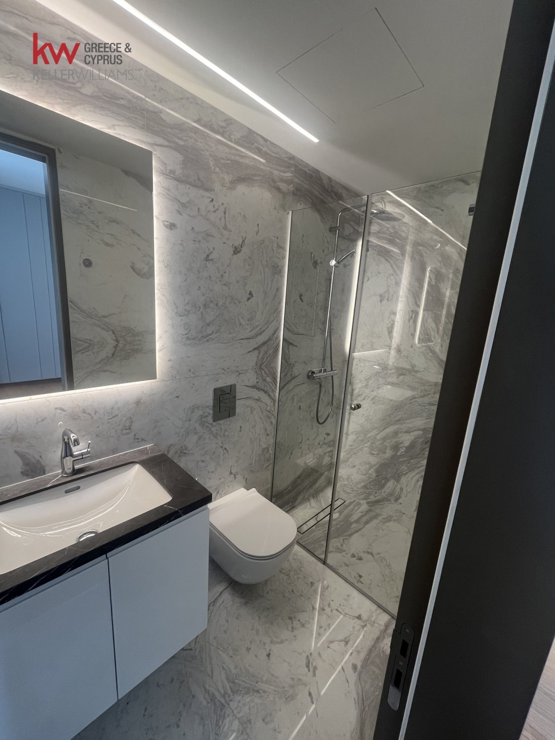 3 bedrooms Apartment in Larnaca, Larnaka, Cyprus No. 40466