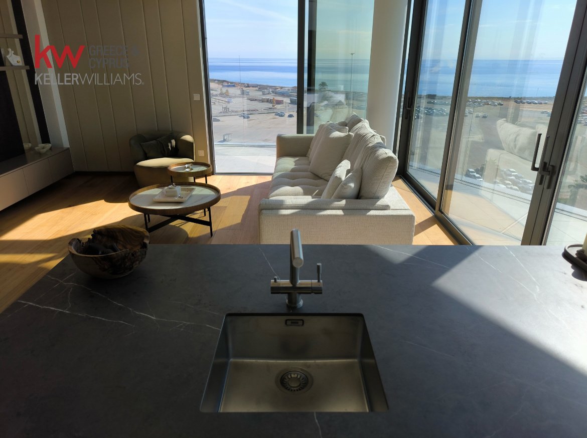3 bedrooms Apartment in Larnaca, Larnaka, Cyprus No. 40466