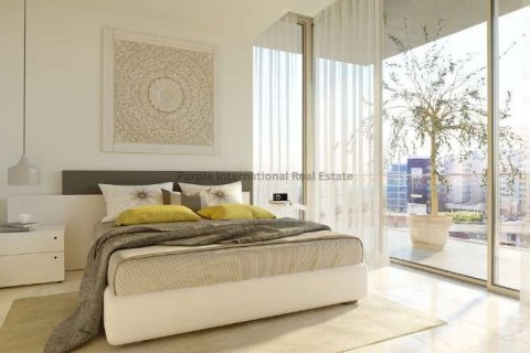 3 bedrooms Apartment in Limassol,  No. 37653 9