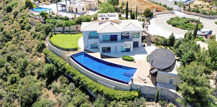 4 bedrooms Villa in Aphrodite Hills, Kouklia, Paphos,  No. 36219