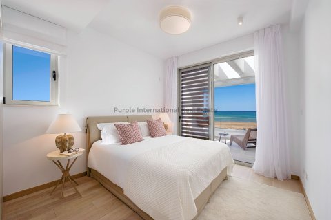 4 bedrooms Villa in Paphos,  No. 39416 10