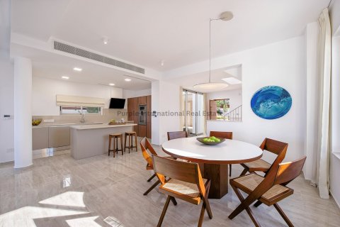 4 bedrooms Villa in Paphos,  No. 39416 8