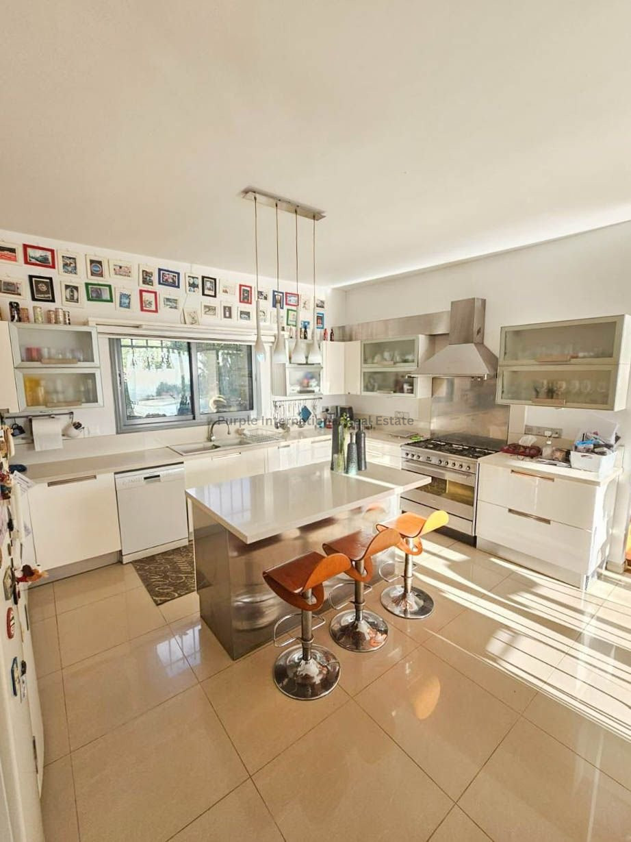 6 bedrooms Villa in Konia, Paphos, Cyprus No. 39417