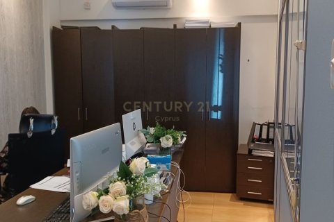 Офис 175м2 в Лимассол, Лимасол,  № 54025 4