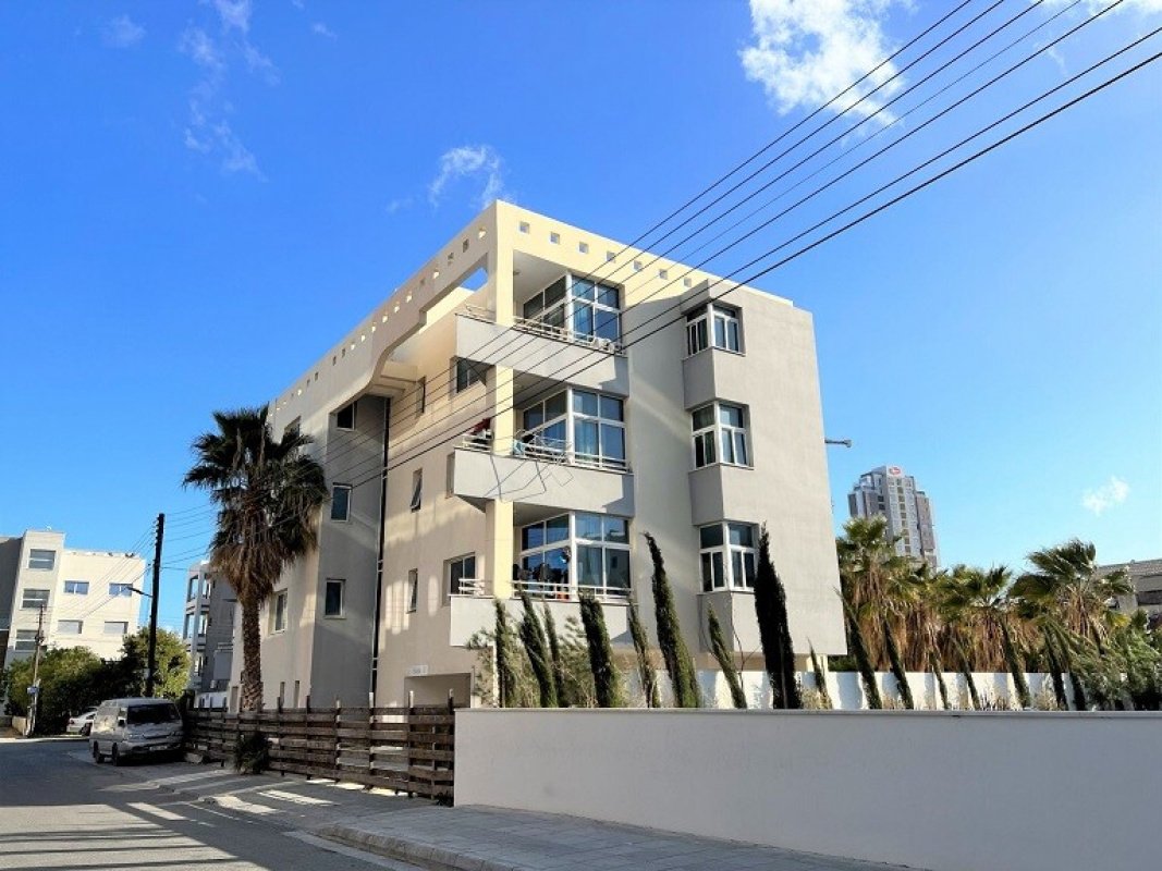 36 rooms Apartment in Larnaca, Larnaka, Cyprus No. 38999