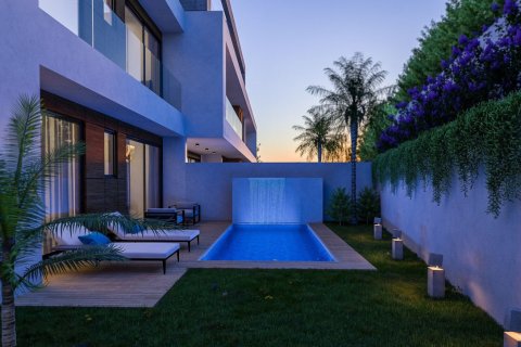 4 rooms Apartment in Limassol,  No. 39004 10