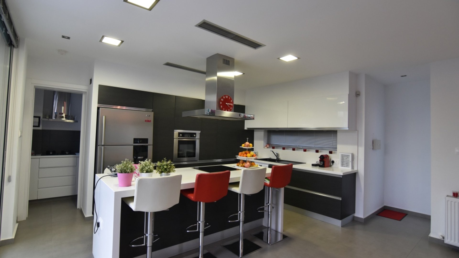 4 bedrooms Villa in Limassol, Cyprus No. 25679