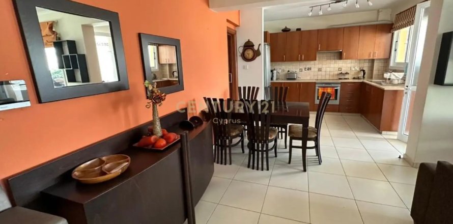 3 bedrooms Apartment in Mesa Geitonia, Limassol,  No. 57220