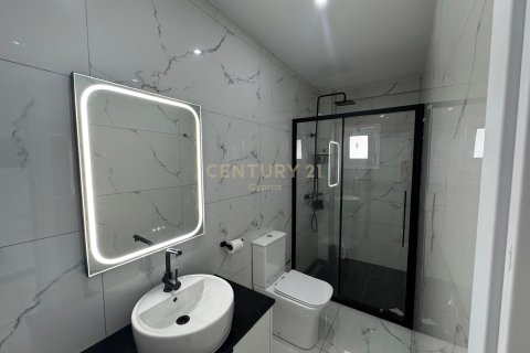 2 bedrooms Apartment in Limassol,  No. 57218 6