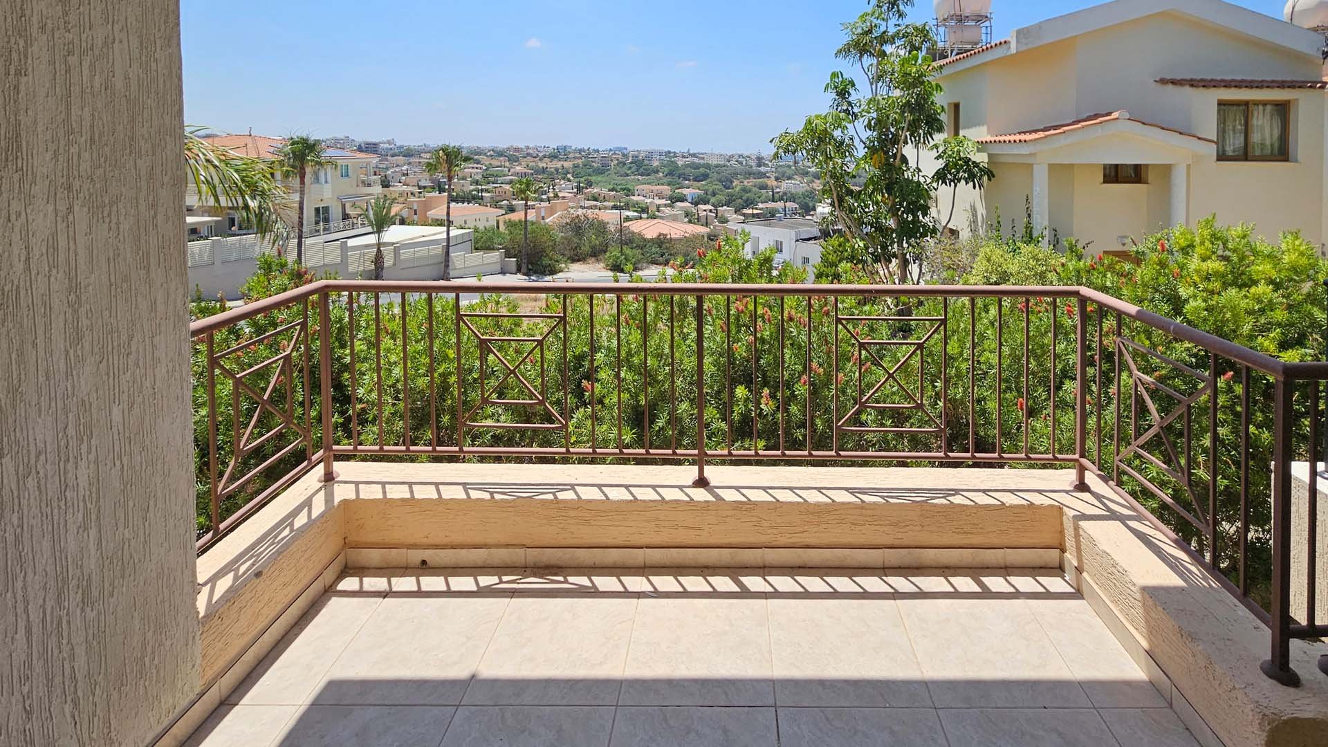 3 bedrooms Apartment in Chloraka, Paphos, Cyprus No. 5306