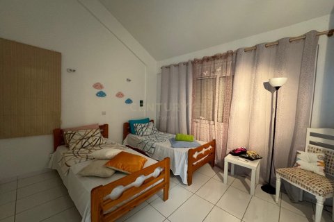 4 bedrooms Villa in Agios Athanasios, Limassol,  No. 25053 9
