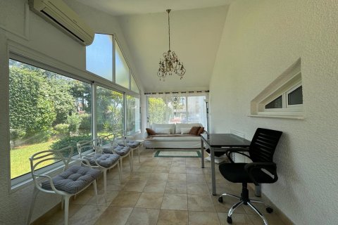 4 bedrooms Villa in Agios Athanasios, Limassol,  No. 25053 14