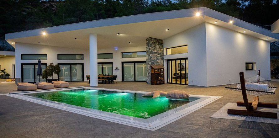 4 bedrooms Villa in Louvaras, Limassol,  No. 41728