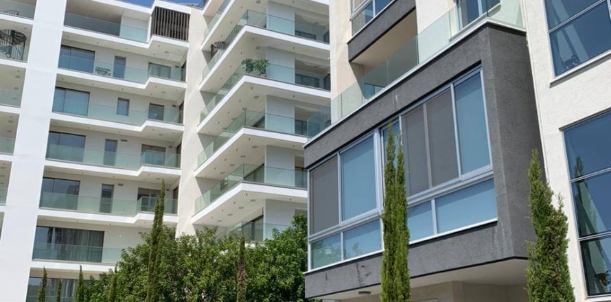 3 bedrooms Apartment in Limassol,  No. 46144