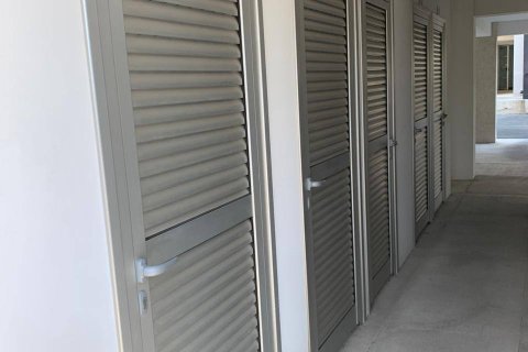 3 bedrooms Apartment in Limassol,  No. 46144 12