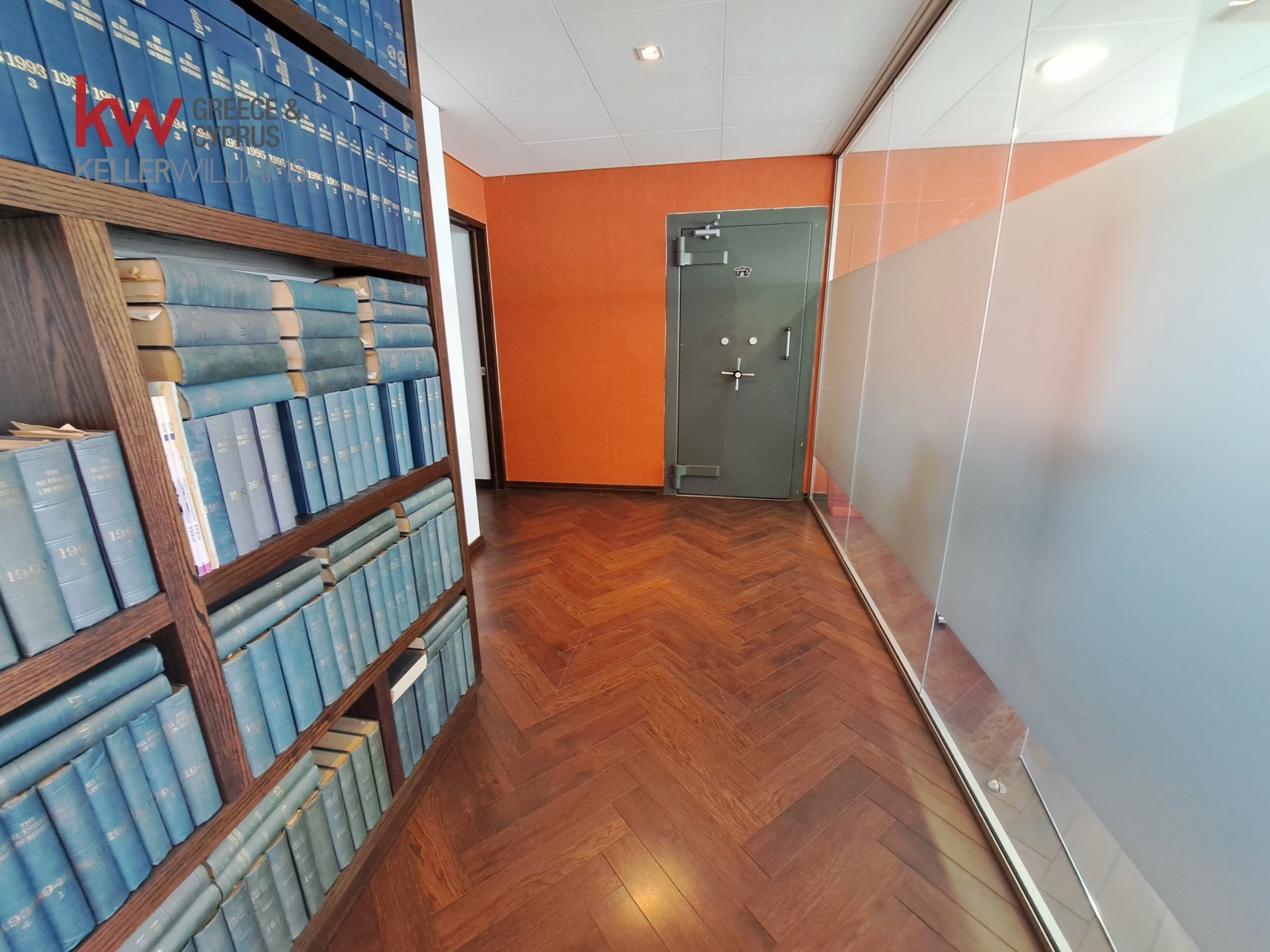 6 pièces Bureau à Nicosia, Chypre No. 39970