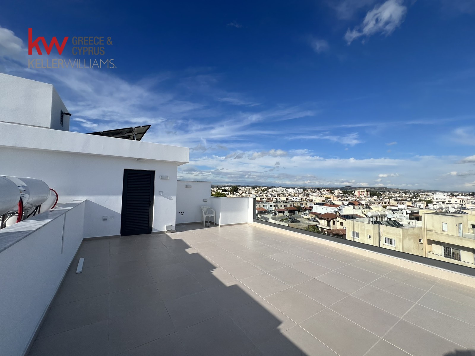 2 bedrooms Apartment in Larnaca, Larnaka, Cyprus No. 50323