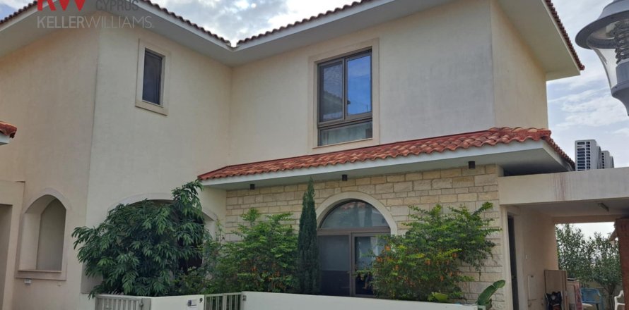 3 bedrooms Villa in Livadia, Nicosia,  No. 39528