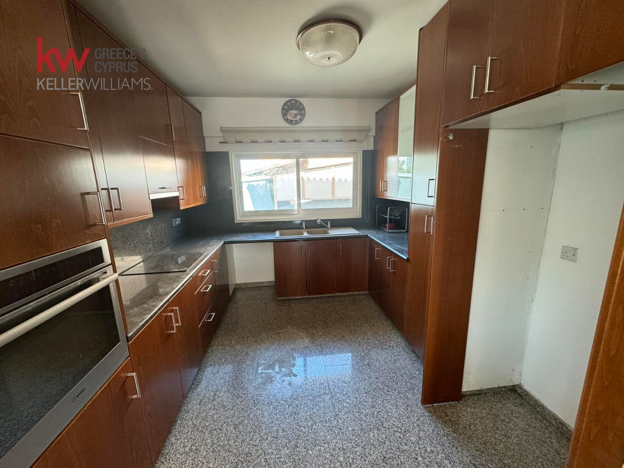5 bedrooms Townhouse in Latsia, Nicosia, Cyprus No. 39532