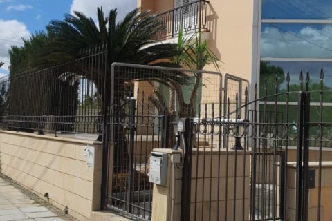 5 bedrooms Townhouse in Latsia, Nicosia,  No. 39532