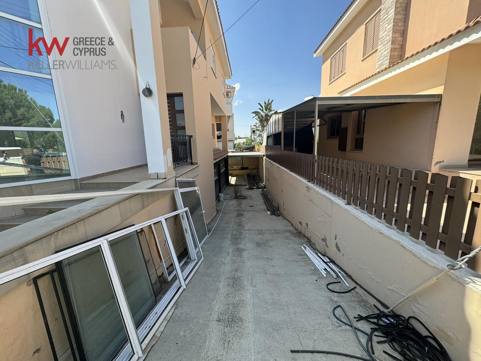 5 bedrooms Townhouse in Latsia, Nicosia, Cyprus No. 39532