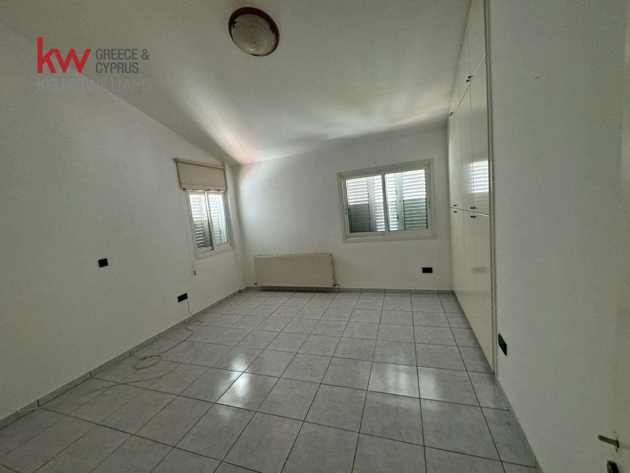 5 bedrooms Townhouse in Latsia, Nicosia, Cyprus No. 39532