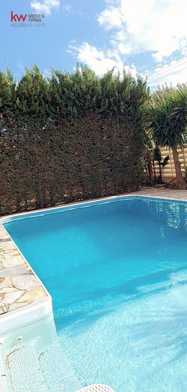 5 bedrooms Townhouse in Latsia, Nicosia, Cyprus No. 39532