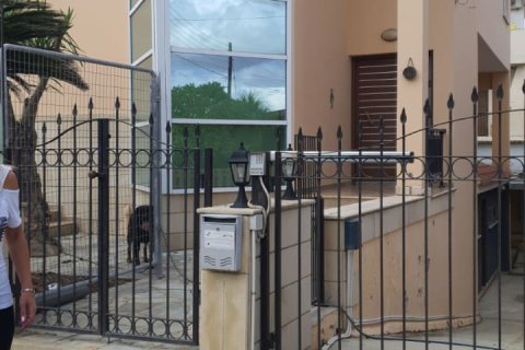 5 bedrooms Townhouse in Latsia, Nicosia,  No. 39532 2